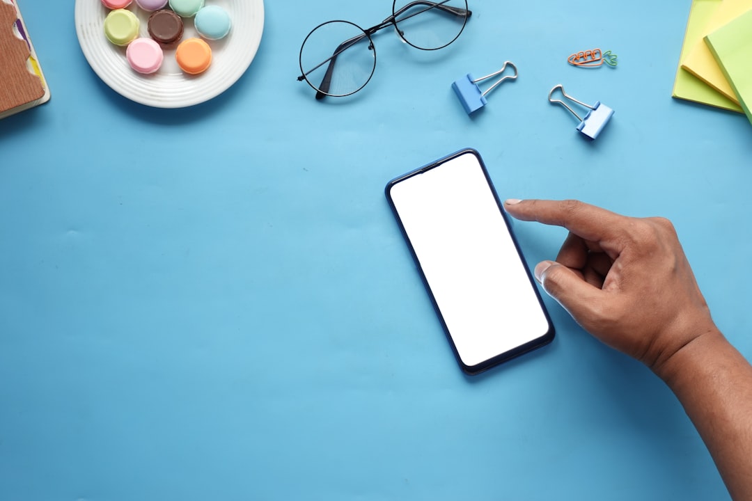 スマホ市場が縮小してるって知ってた？2026年メモリ高騰が副業に影響する理由