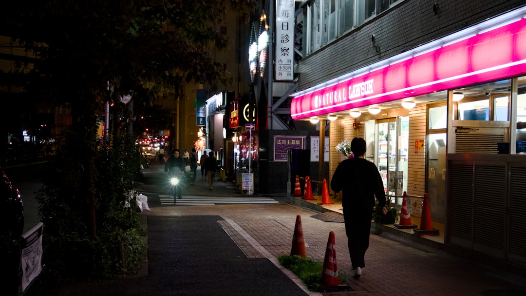 怖い話が副業になる時代。漫画創作でFIRE目指す戦略を考えた