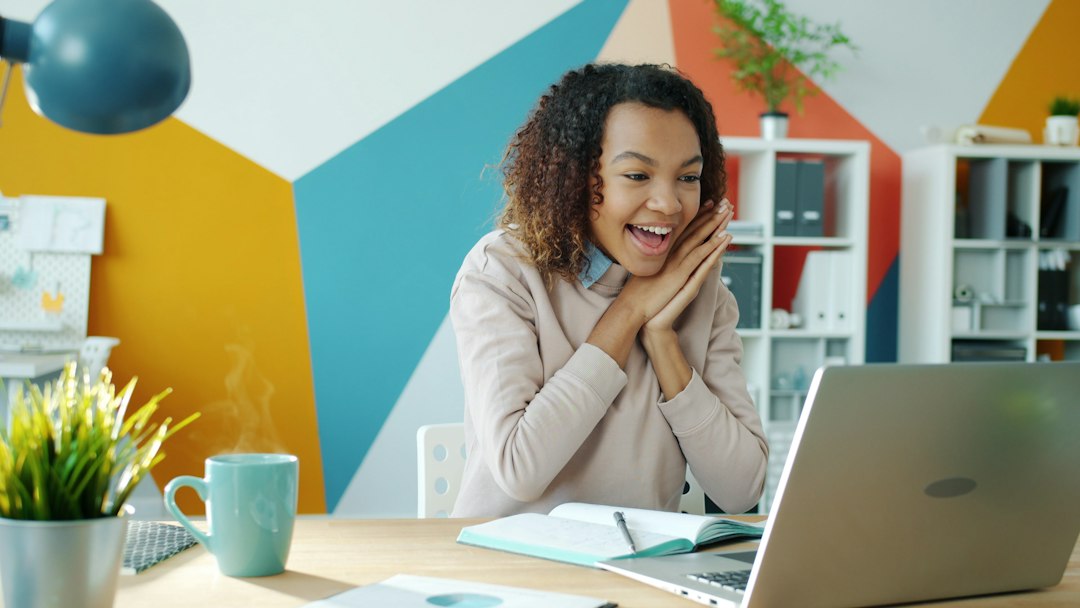 知らないと損するAI副業3選!デザイナーが月5万円を稼いだリアルな方法